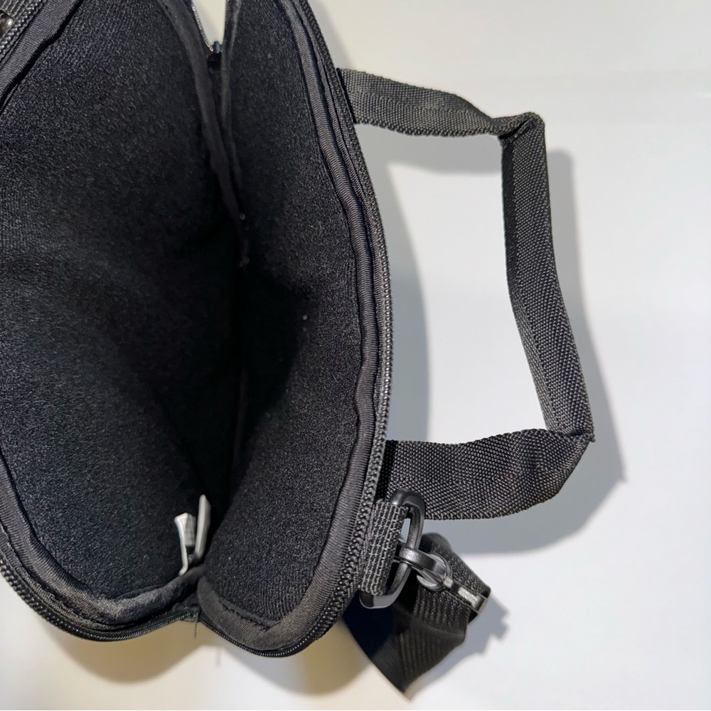 Targus Vertical Laptop Sleeve Case Bag 12 In - Picture 6 of 8